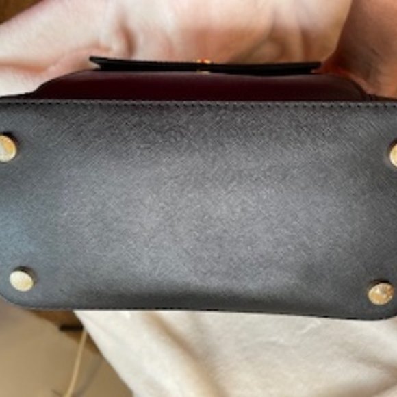 MICHAEL KORS EUC BLACK LEATHER TOTE - Picture 6 of 11